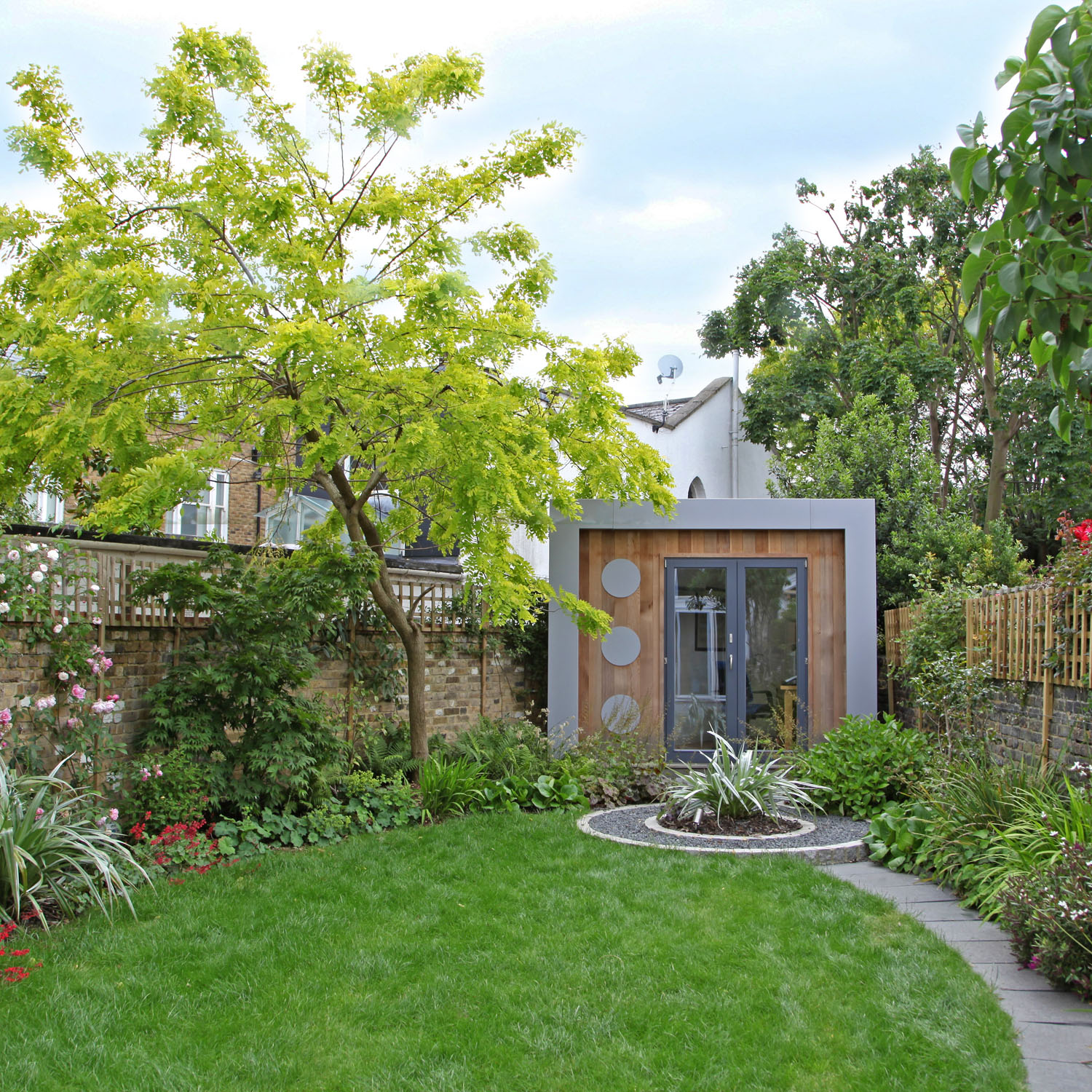 Modern Cottage Garden, London | Rosemary Coldstream Garden Design